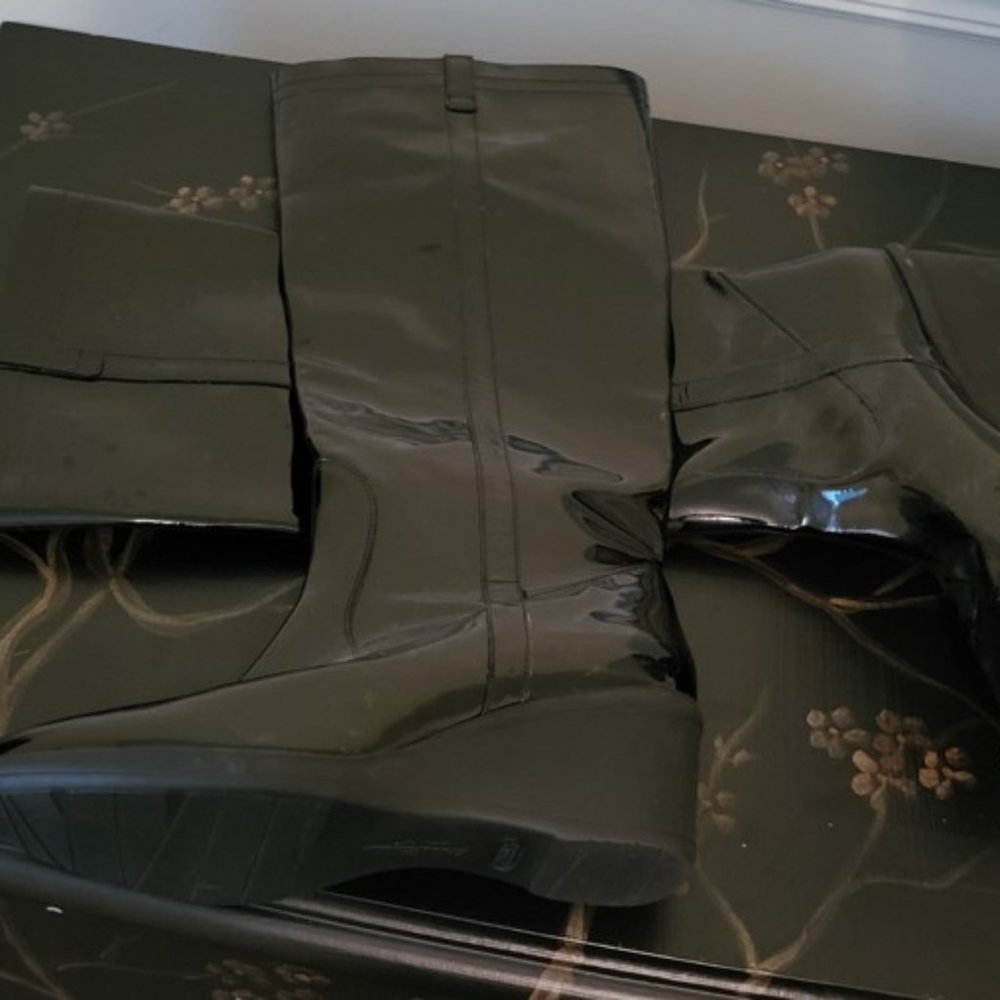 AUTHENTIC FERRAGAMO KNEE HIGH PANTENT LEATHER BOOTS